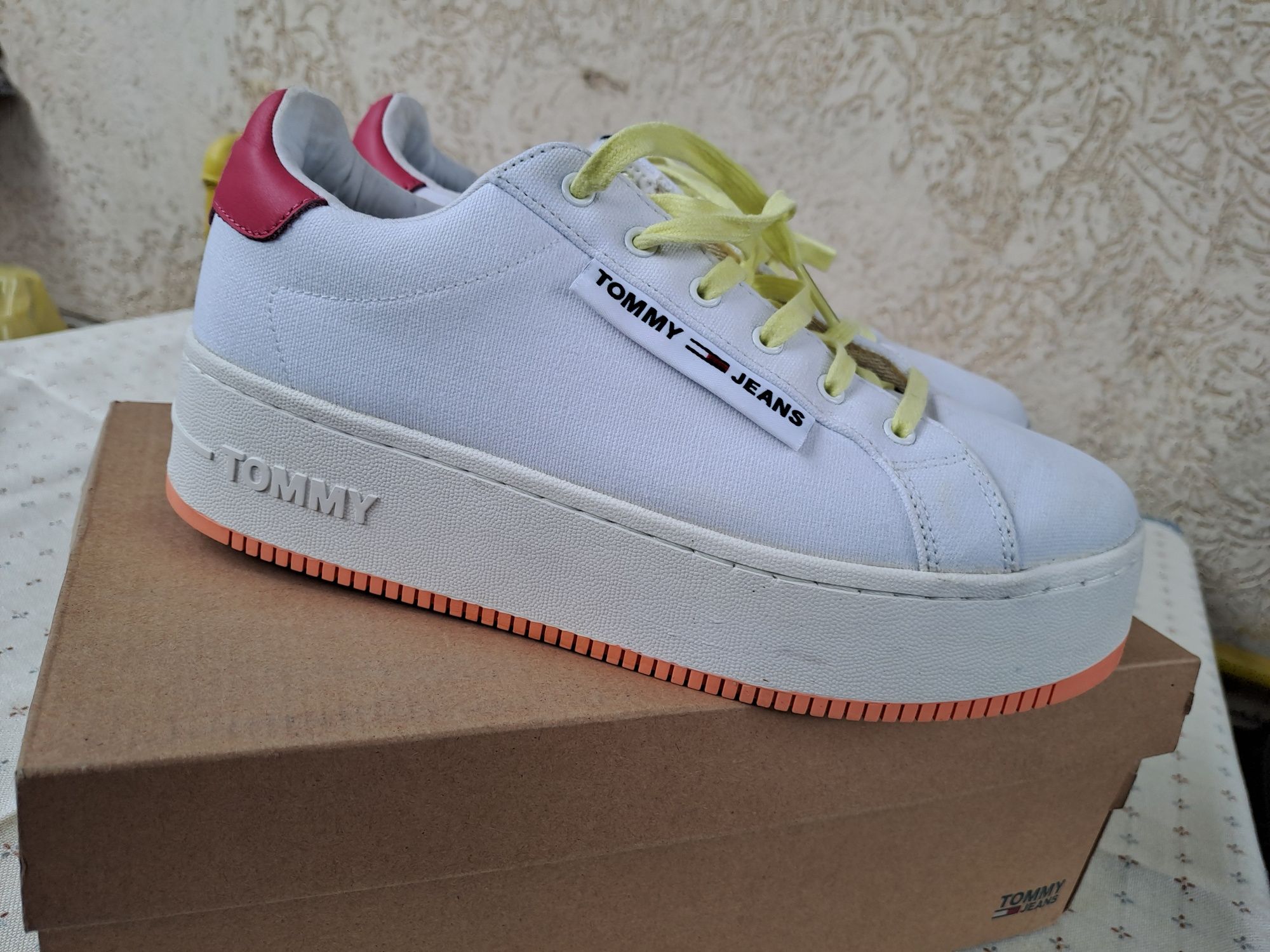 Adidași Tommy Hilfiger,nr 41,originali