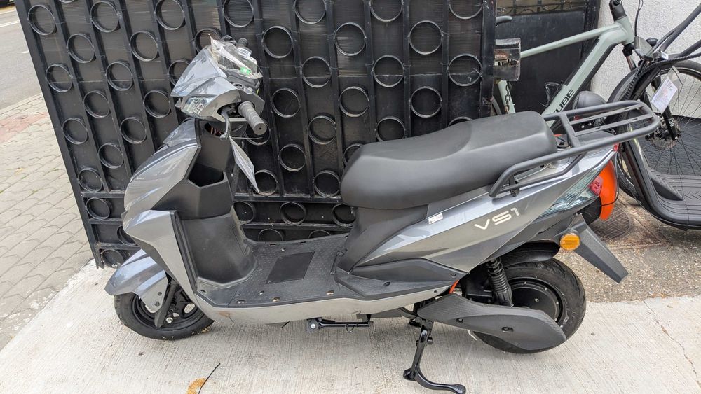 Scuter Electric, 1500W, Fara Permis, autonomie pana la 74 km