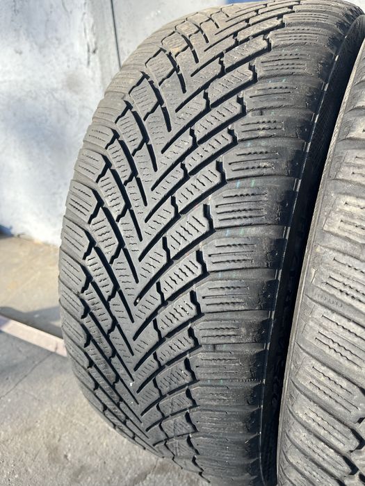 2 бр. зимни гуми 225/45/17 Continental 4,5-5 mm DOT 4017