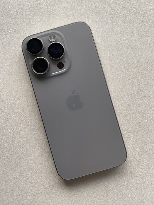 iPhone 15 Pro 256GB • Состояние отличное • Полный комплект