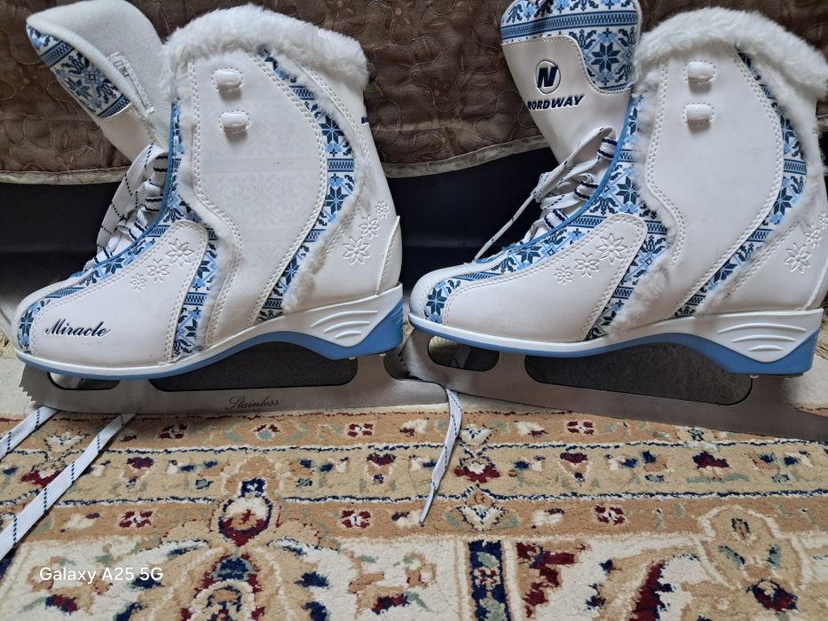 Коньки женские Nordway, 40 размер.