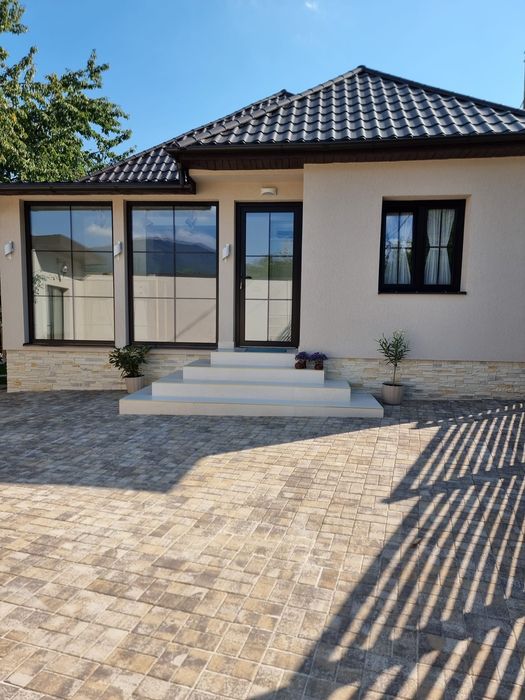 Executam amenajări interioare și exterioare