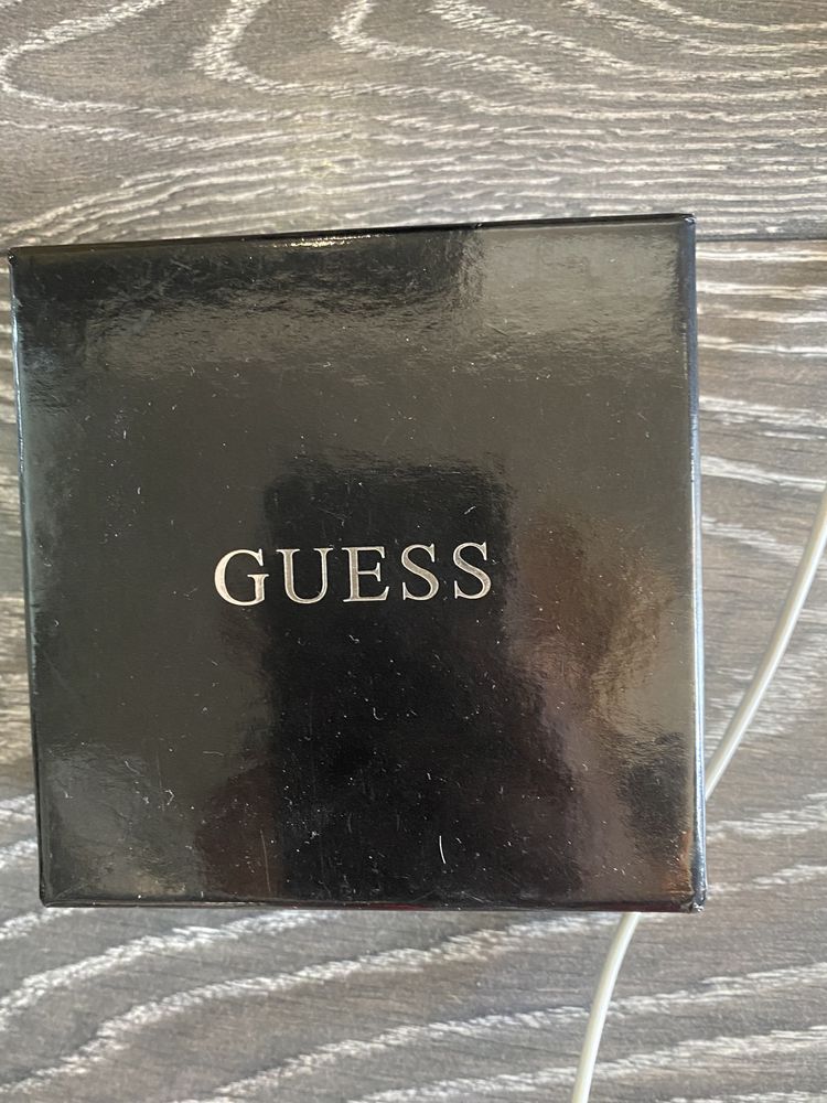 Guess оригинални обеци