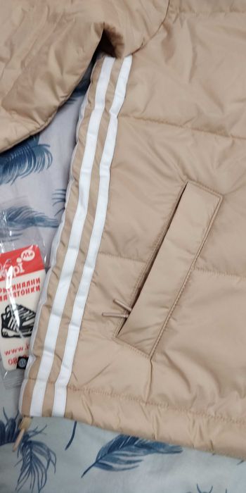 Дамско яке Adidas НАЛИЧНО