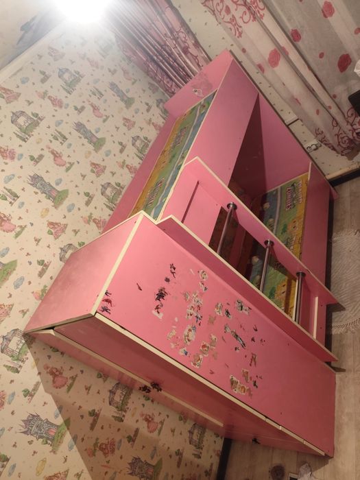 Двухьярусная кровать