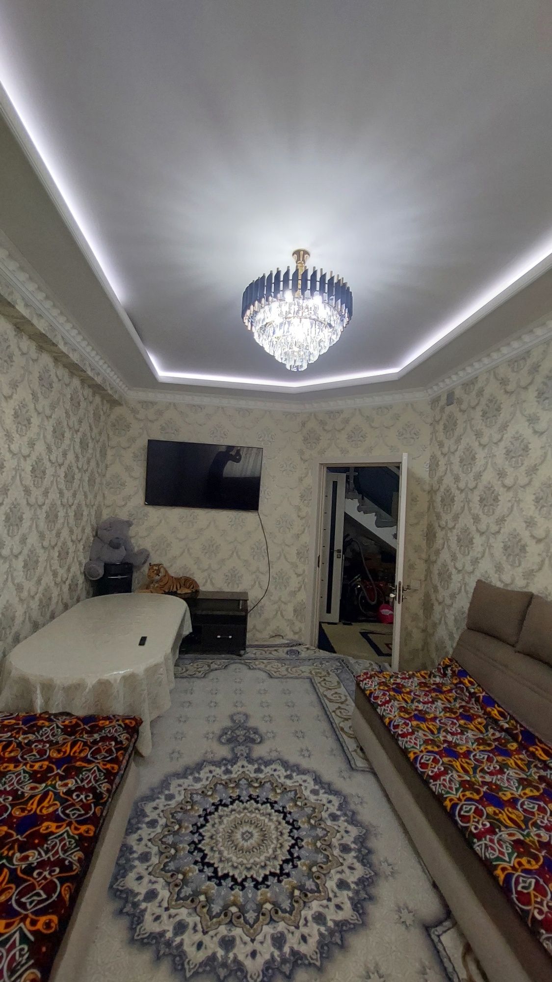 5 комн. квартира (дуплекс). Сергели, метро 4-bek. 500 м. Дом кирпич.