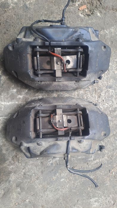 Etrier stanga/dreapta fata cu 4 pistonase pentru vw touareg 7L 3.0 tdi