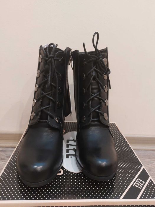 Чисто нови боти 38 номер