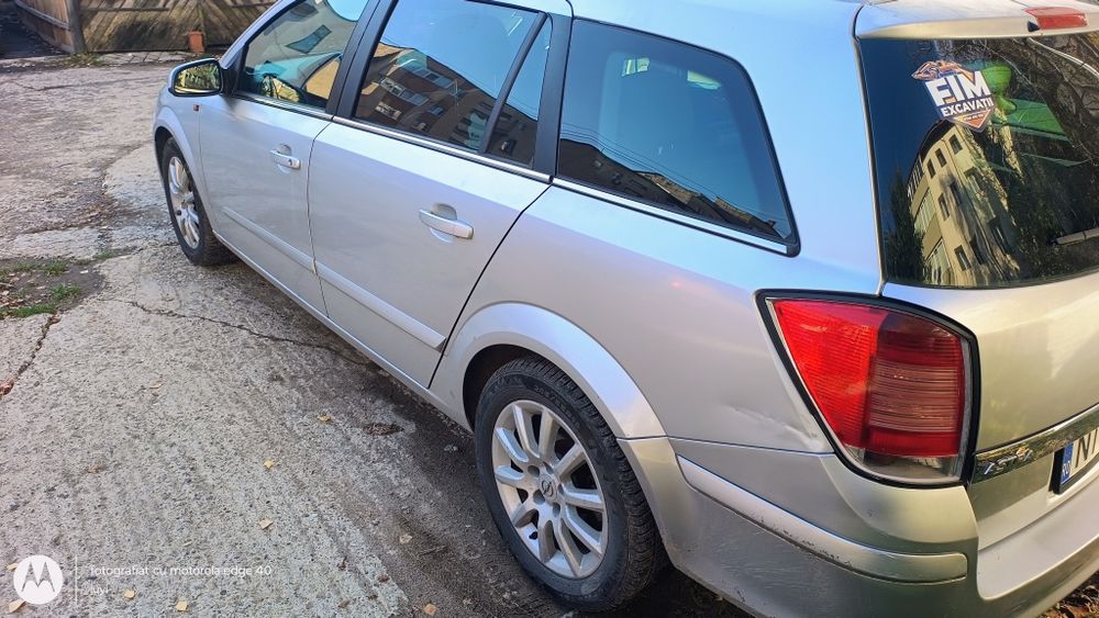 Opel Astra H break 1.9 cdti