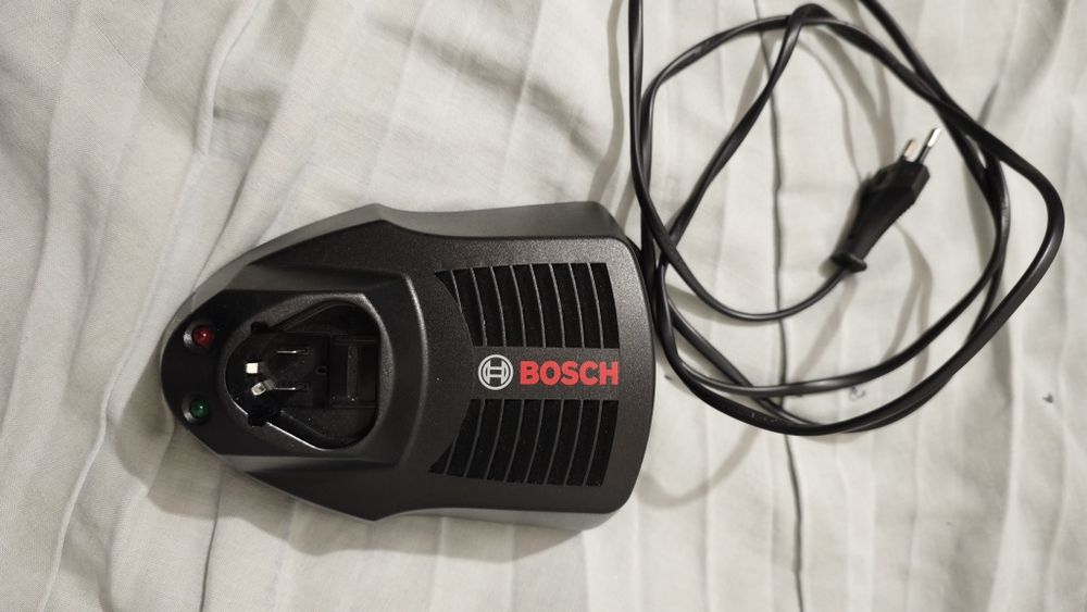 Зарядное устройство для аккумуляторов Bosch