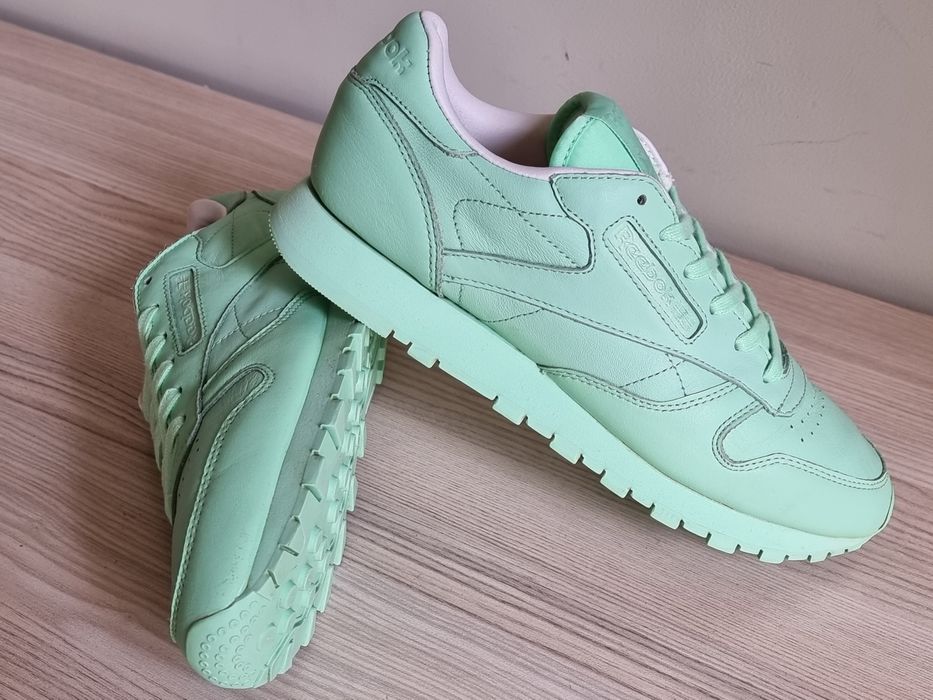 Reebok Classic Leather спортни обувки 39 номер
