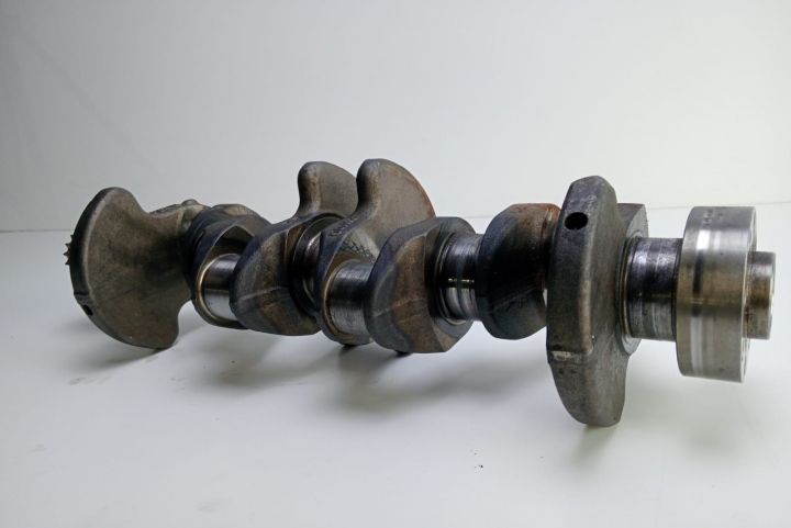 Arbore cotit vibrochen  R61100 Mercedes-Benz Sprinter prima generatie