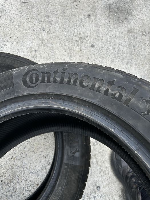 2бр Гуми зимни Continental 235/55R18