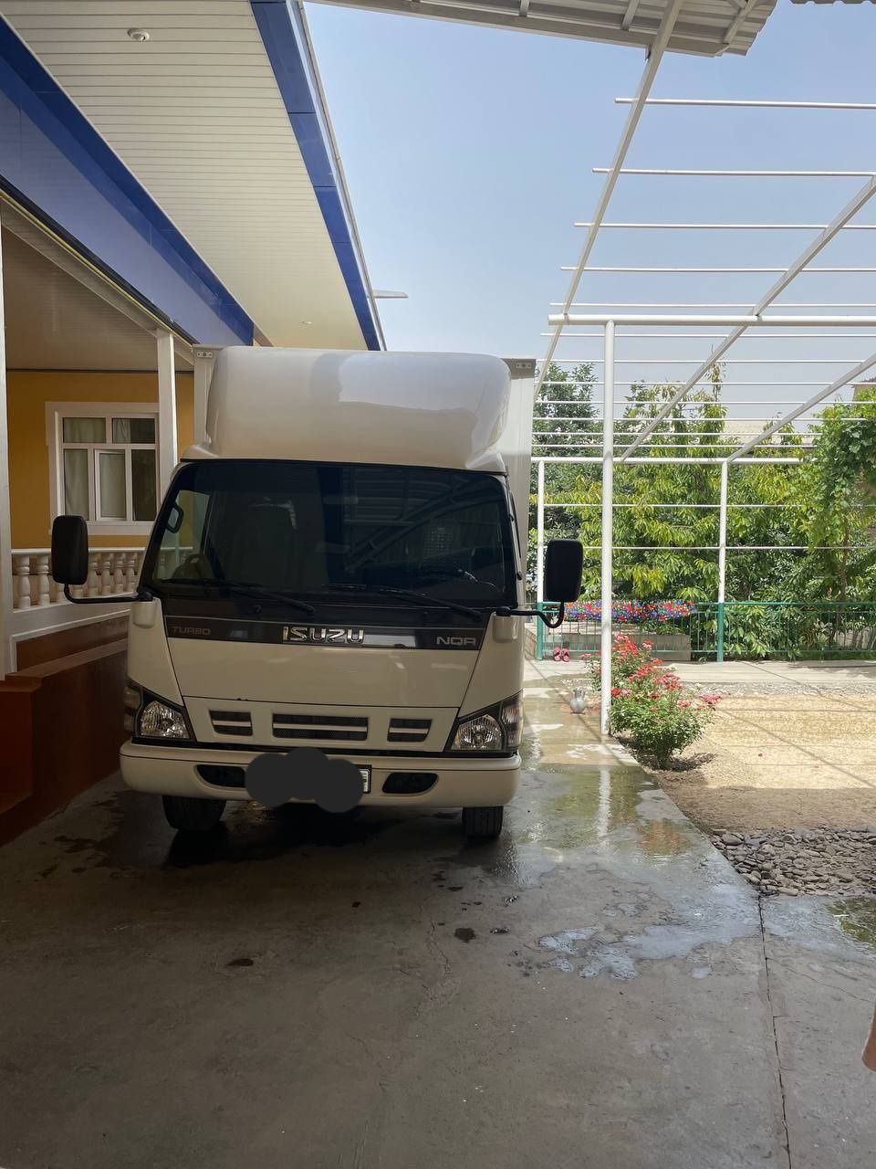 Isuzu 600 ming yurgan holati yaxshi hadavoyida ishi yuq balonlar 80%