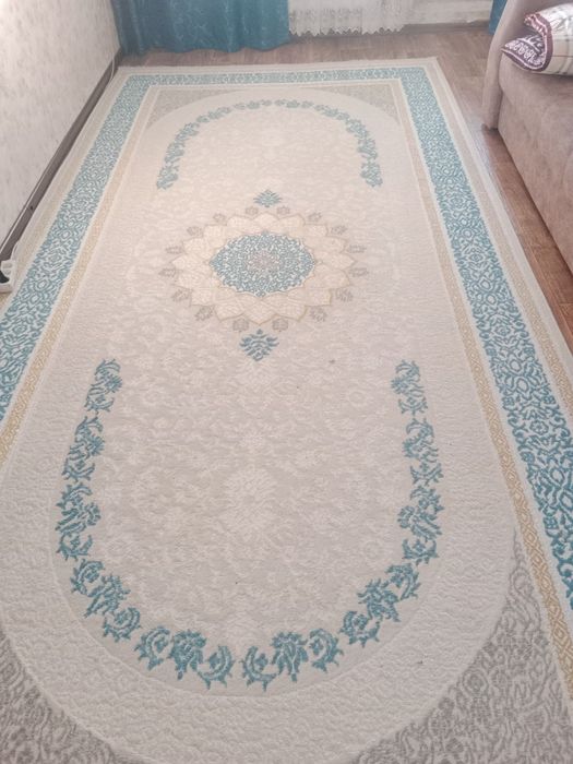 Продается ковер в отличном состоянии