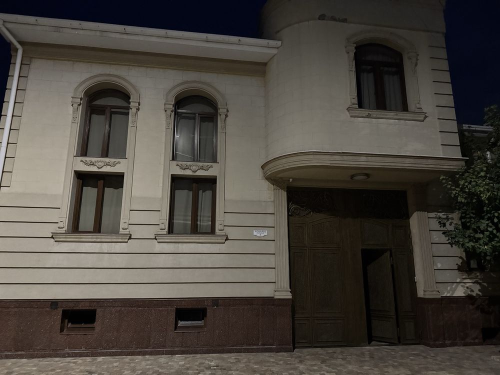 Срочно сдается шикарный участок 5.5 соток 10 комнат Казы Махалля Минор