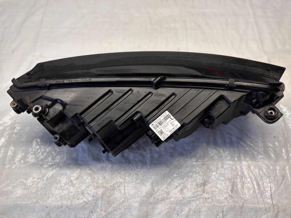 Skoda Octavia 4 ляв фар • 2017–2020