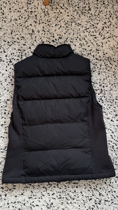 Дамски пухен елек,грейка GAP размер S