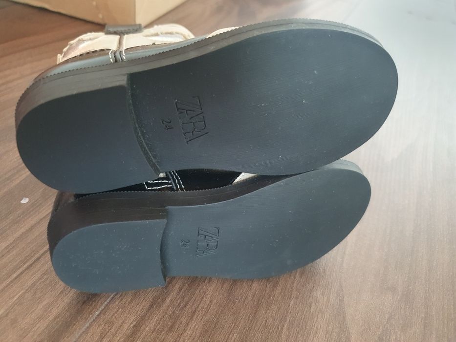 Cizme fete pt toamna sau primavara de la Zara