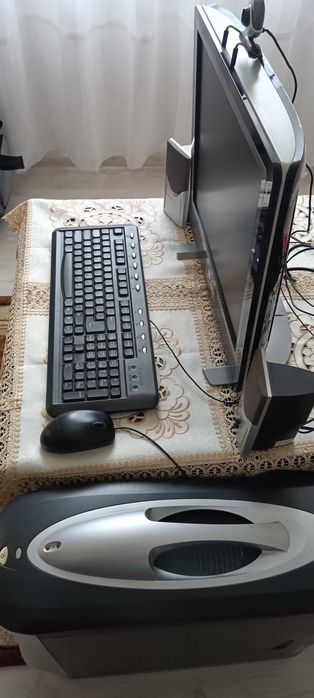 Calculator+ monitor+ boxe + webcam