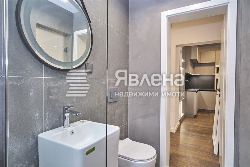 Продава се Тристаен апартамент в София, Център - 85 кв.м за 3918 €/кв.м - Снимка #10