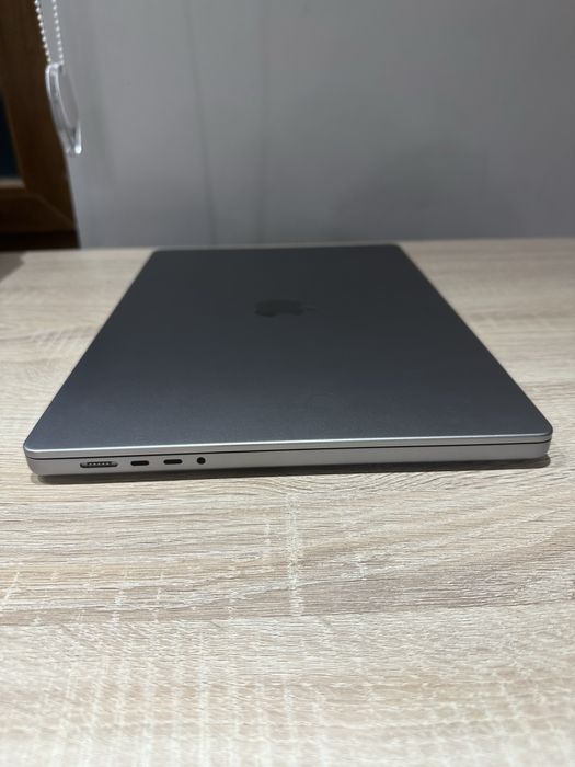 Macbook Pro 16 m1max 64/1tb (custom)