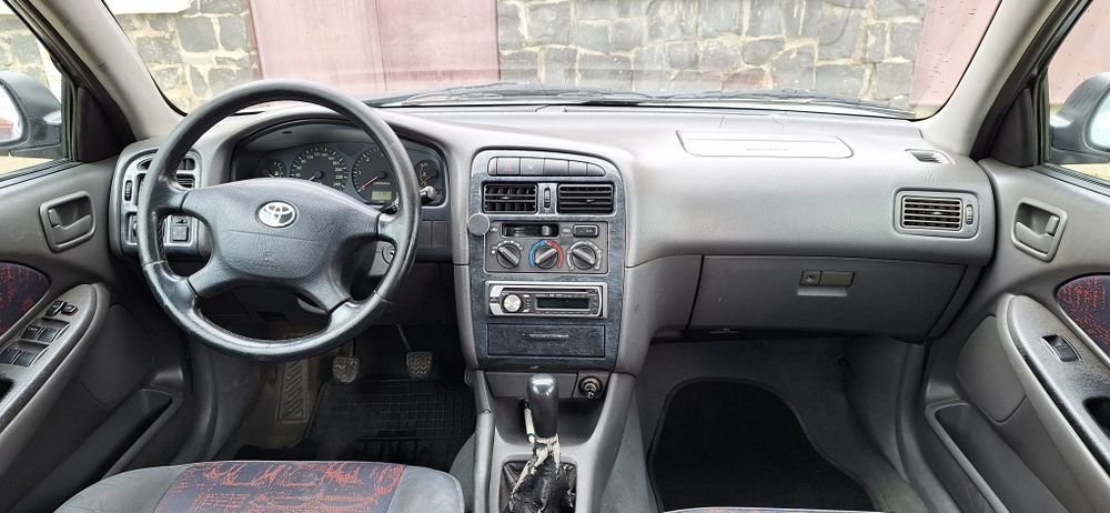 Vand Toyota Avensis Luna