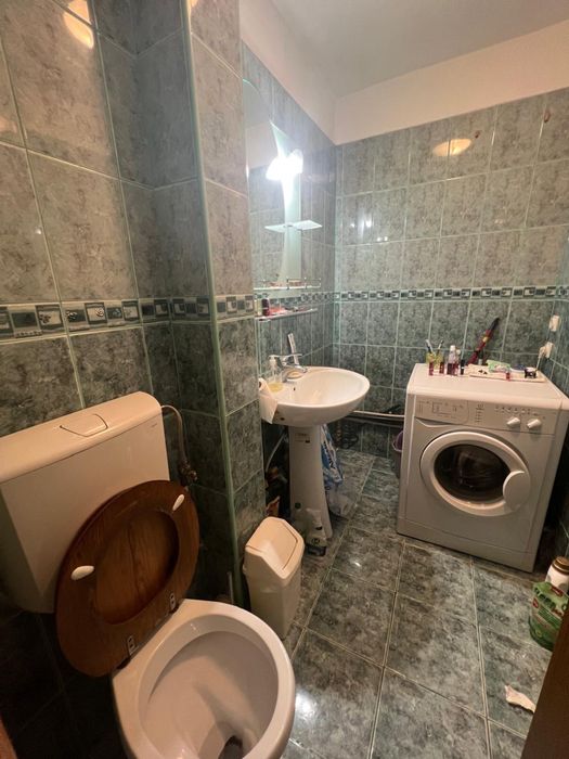 Vand Apartament 4 camere  spațios -Zona Finanțe,etaj 1/3