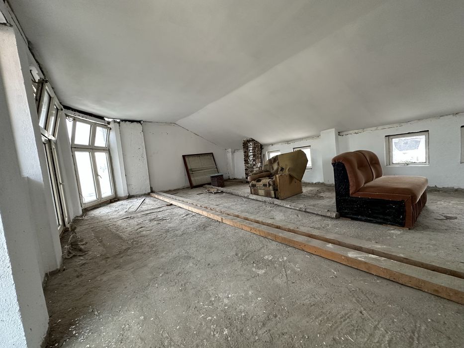 Casa / Spatiu Industrial Medias Str Pictor Amann