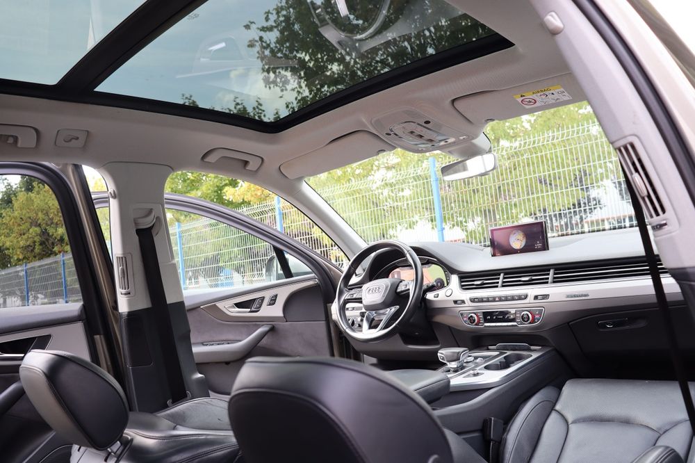Audi Q7 S-Line Quattro!Soft close uși!Night vision!Ventilație!Rate!