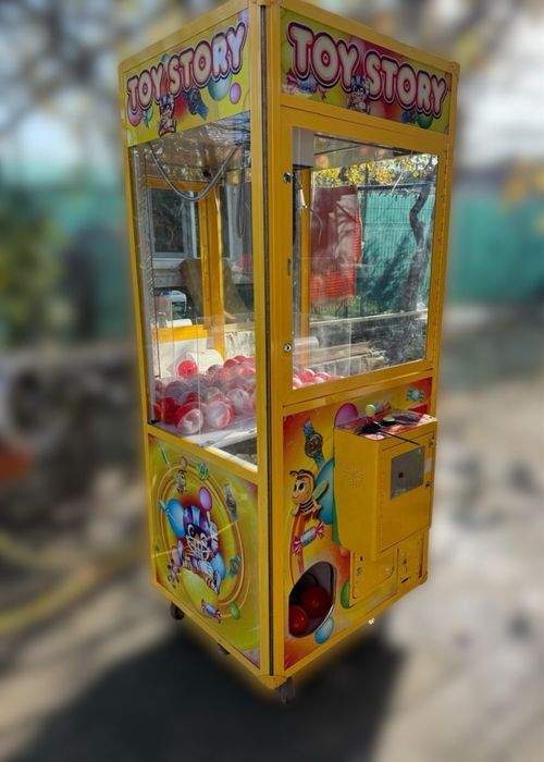 Tonomat, joc cu gheara / claw machine