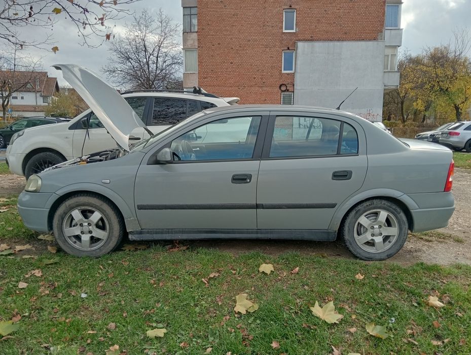 Opel Astra Sedan