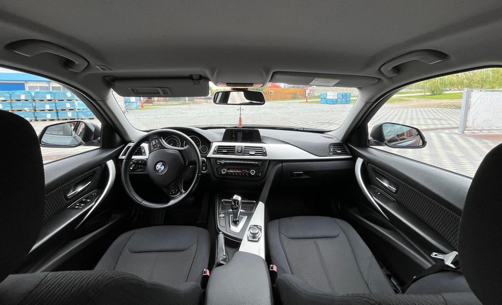 Vând BMW 320 D 2013