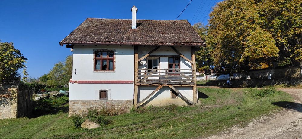 Casa saseasca partial renovata