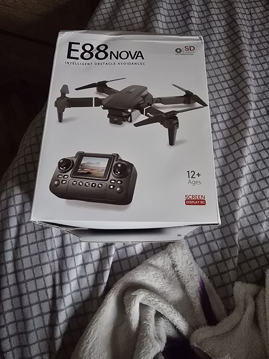 Dronă E88 NOVA cameră 4k