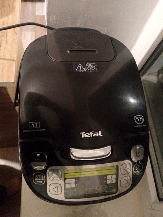 Продается мультиварка ,Tefel.Цена  10000 тенге.