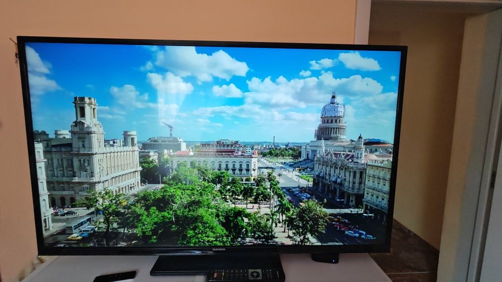 Телевизор Telefunken 55″ D55U297M4CW– отлично състояние