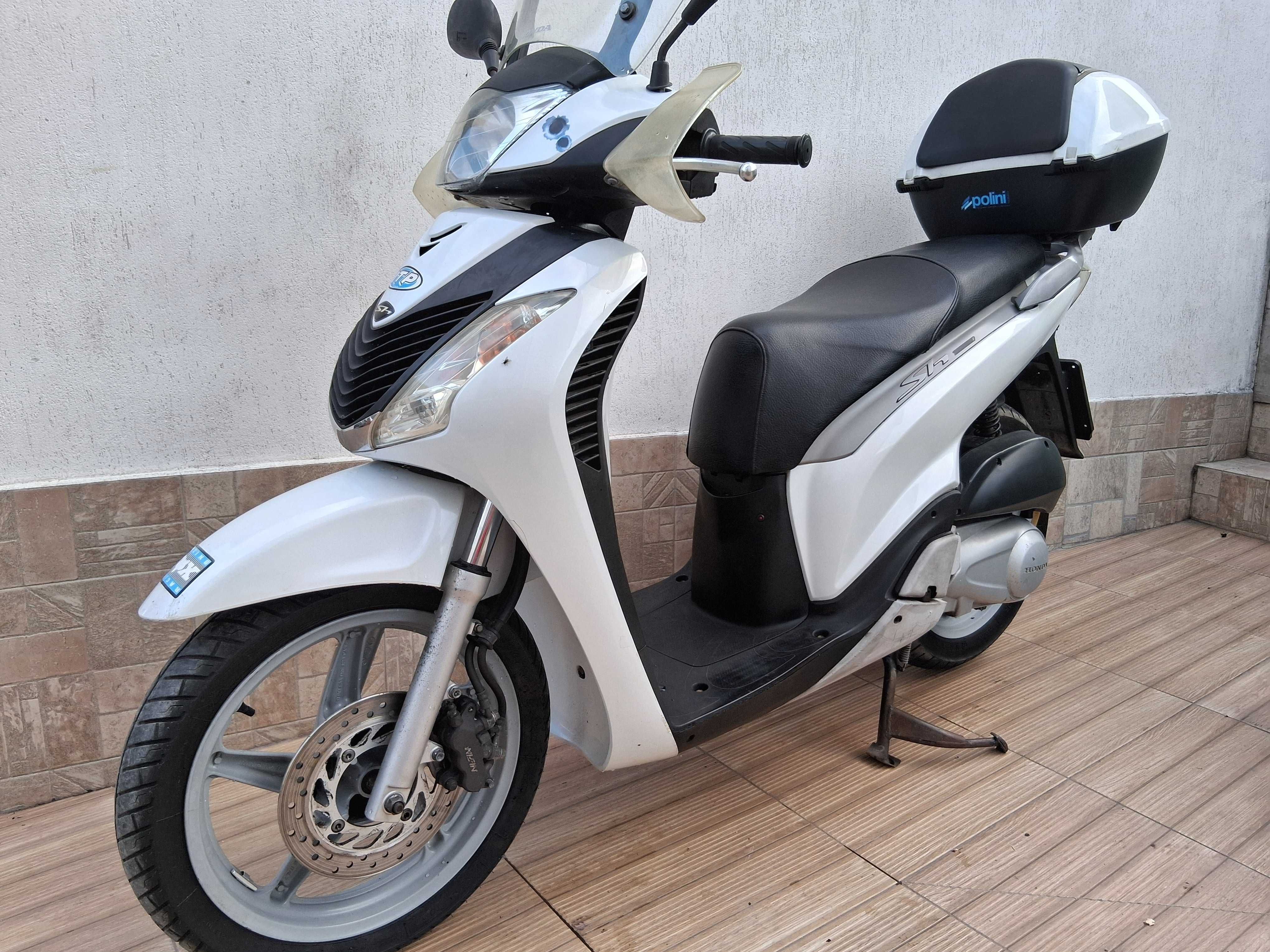 Продавам скутери и мотори