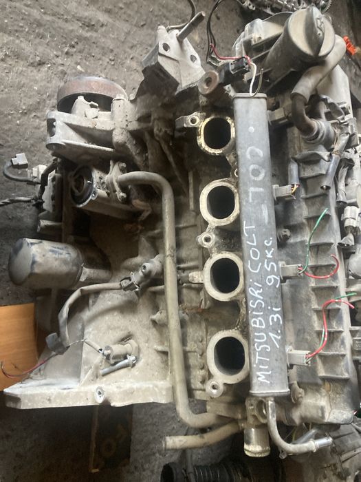 Mitsubishi Colt 1.3 i 95кс 2008 година Двигател
