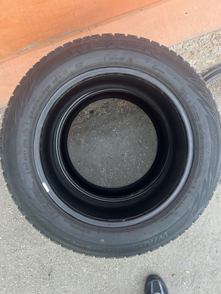 235 60 18 Nexen winguard 2420