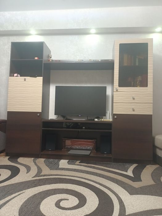 Стенка ( горка) в зал