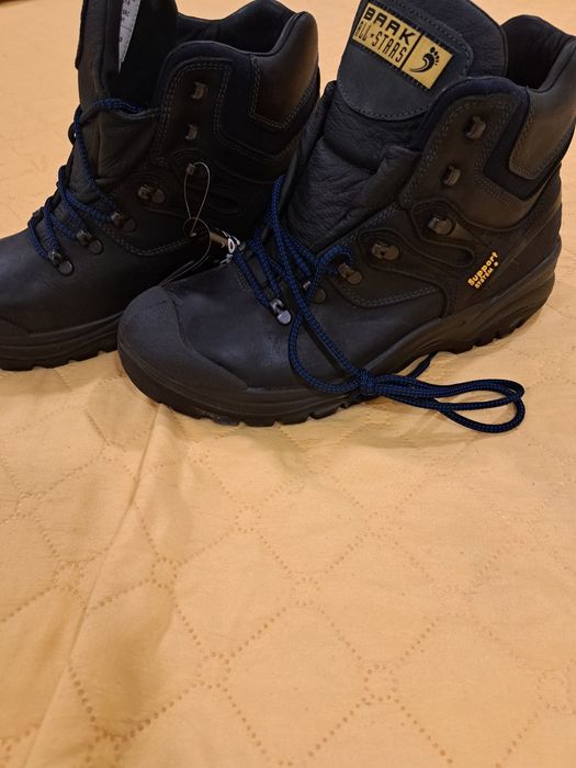 Обувки нови неизползвани.