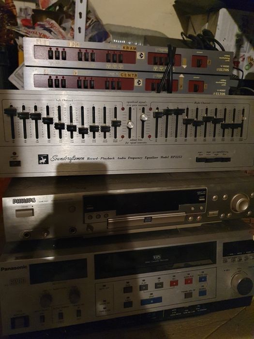 Vând scule pentru muzica un video