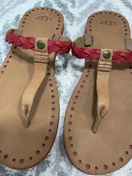 Slapi Ugg din piele