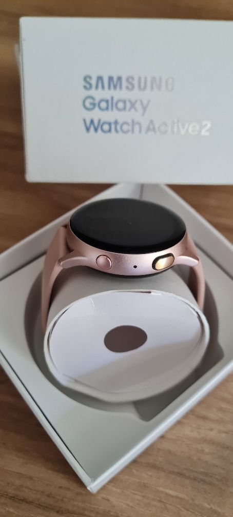 Samsung Active 2  смарт часовник