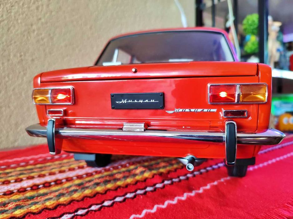 Макет на Жигули във мащаб 1/8 + аксесоари