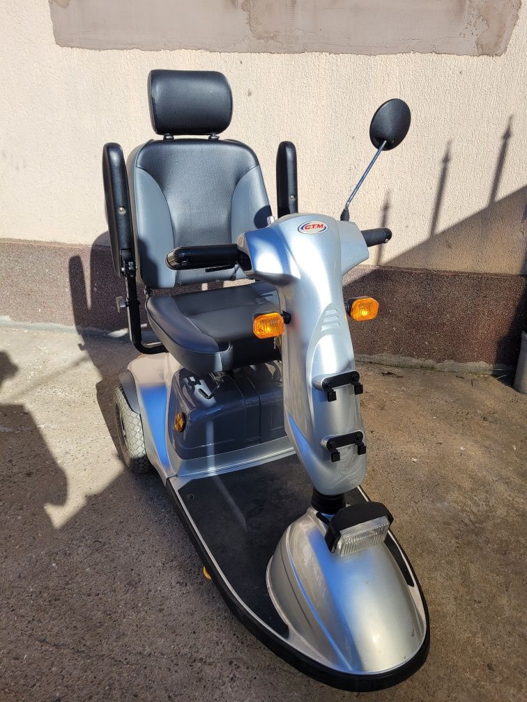 Carucior Scuter electric pentru batrani persoane dizabilitati