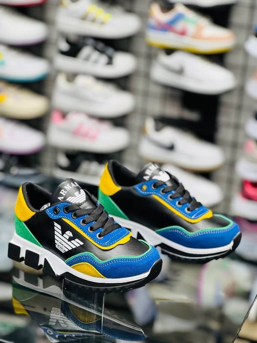 Adidasi fetite și baieti