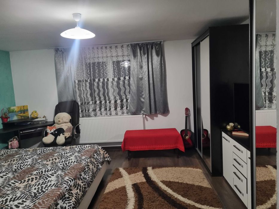 Vând Casa, anexa +beci, teren de 660 mp+Proiect Fotovoltaice+ aviz Gaz