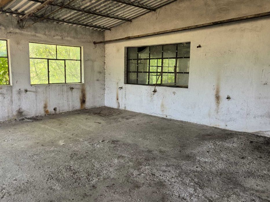 Vand\ Inchiriez hale, 2000 mp cu CF intravilan